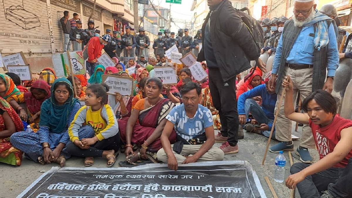 मिटरब्याज पीडितकाे टाेली सानाे बनाउन आग्रह गर्दै १५ मिनेटमै सकियाे वार्ता